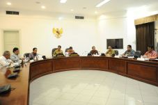 Jokowi Gelar Ratas Soal...