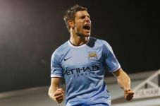City Rayu Milner dengan...