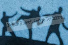 Oknum Brimob Aniaya...