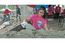Campuran Tepat, Bangunan...