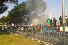 Demo 20 Mei, Ribuan...