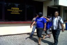 Nyabu dengan Pacar,...