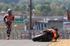 Pedrosa Masih Kesulitan...