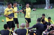 Manajemen SFC Bingung,...
