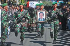 Dubes Burhan Dimakamkan...
