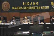 MKH Kembali Pecat Hakim...