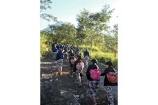 Mohon Keselamatan, Warga...