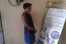 Gasak Ban Motor, Maling...