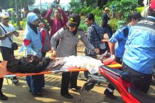 Demo di Istana Negara,...