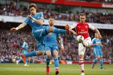Babak Pertama, Arsenal...