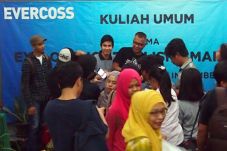Evercoss Sasar Pasar...