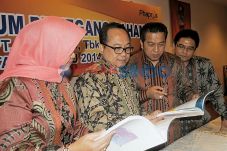 PT Phapros Bukukan Laba...