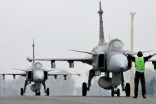 Jet-jet Tempur Swedia...