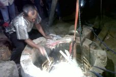 Jasad Warga Penggali...