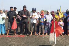 Kembali Berdoa di Atas...