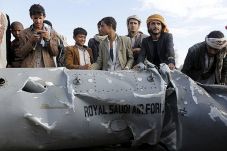 Houthi Yaman Tembak...