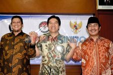 KPU Beri Batas Waktu...