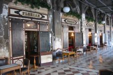 Caffee Florian, Kedai...