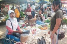 Harga Bawang Merah Naik...