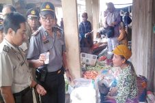 Polisi Awasi Peredaran...