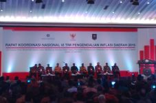 Jokowi Pimpin Rakornas...