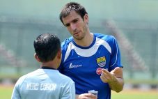 Absennya Vujovic Bukan...