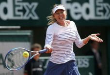 Sharapova Terlalu Kuat...