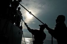 12 Polisi Malaysia Ditangkap