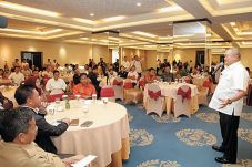 Pemerintah-DPR Berikan...