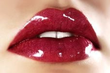 Penyebab Warna Bibir...
