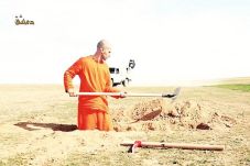 Video: ISIS Paksa Sandera...