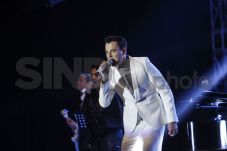 Tommy Page Berikan Banyak...
