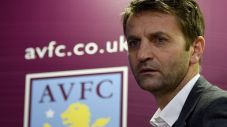 Pelatih Aston Villa...