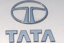 Tata Motors Perluas...