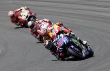 Kecelakaan Marquez Warnai...