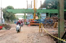 Proyek Becakayu Picu...