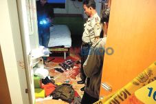 Robek Perut Berisi Sabu,...
