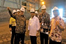 Perusahaan Tingkatkan...