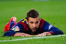 Jordi Alba Dibuat Cemas...