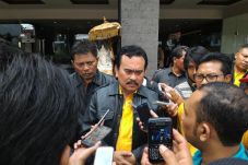 Musda Ricuh, Agung Diminta...