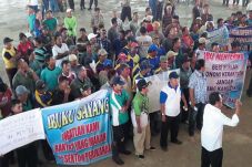 Nelayan Minta Moratorium...