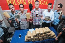 Dodol Bercampur Daun...
