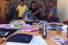 4 Polisi Pengedar Sabu...