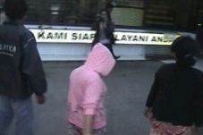 Tiduri Gadis Belia,...