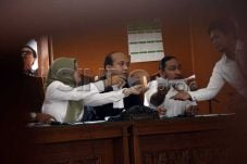 Novel Baswedan Pamer...