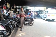 Parkir di Tanah Abang...