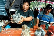 Demam Batu Akik Rambah...