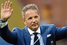 Sinisa Mihajlovic Tinggalkan...