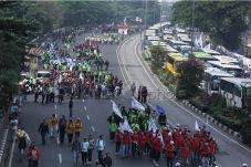 2 Mahasiswa Ditembak,...