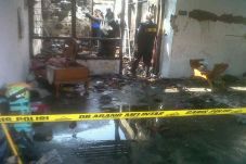 Empat Rumah Dinas Polisi...